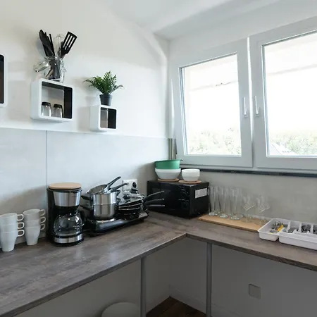 - Forest Retreat Deluxe - 2 Bedroom - 75 Qm - Fully Renovated 2025 With Tv & Netflix - King Size Beds - Full Kitchen - Free Parking - Close To Airport & Train - * Duisburg